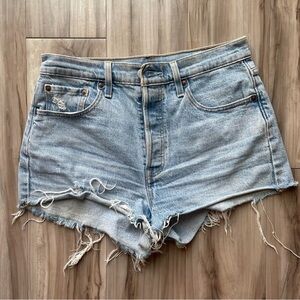 Levi’s 501 denim shorts, size 28